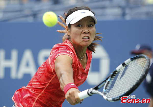 Li Na of China plays Olga Govortsova of Belarus at the US Open tennis championships in New York, August 26, 2013. [Photo/Agencies]