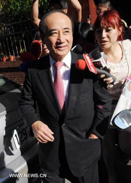 Wang Jin-pyng, head of the legislative body of China's Taiwan, answers questions raised by journalists in Taipei, southeast China's Taiwan, Sept. 11, 2013. On Wednesday morning, the Kuomintang (KMT) disciplinary meeting decided to withdraw Wang's party membership. (Xinhua)