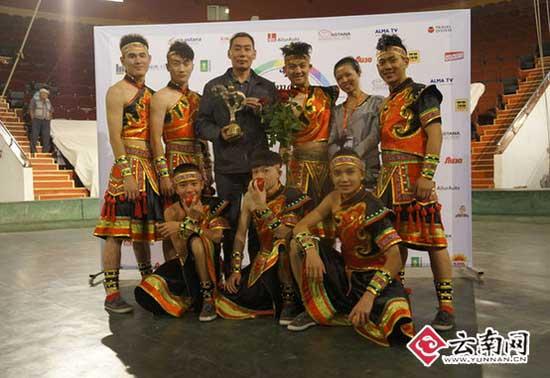 A group of acrobats from Southwest China's Yunnan Province has won out at the 2013 Kazakhstan International Circus Festival. They share their experiences hot on the heels of the big win.