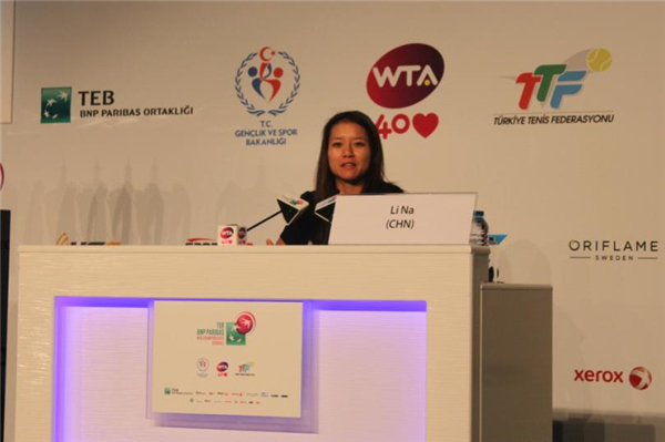 China's Li Na attends a news conference ahead of the start of the WTA Championships in Istanbul, Turkey, Oct 21, 2013. The world's top female tennis players will compete in the championships which runs from Oct 22 until Oct 27.[Yan Weijue/chinadaily.com.cn]