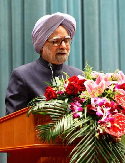 Indian Prime Minister Manmohan Singh speaks on India and China in the New Era at the Central Party School of the Communist Party of China in Beijing on Thursday. ZHANG YONG / FOR CHINA DAILY 