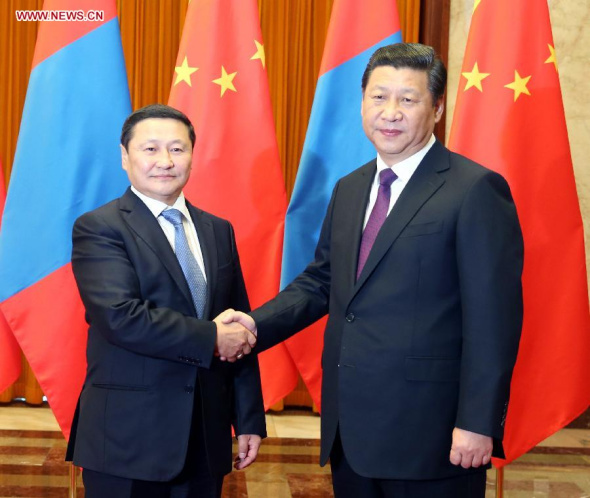 Chinese President Xi Jinping met with Mongolian Prime Minister Norov Altankhuyag in Beijing on Friday and pledged to further advance the strategic partnership between the two countries.
