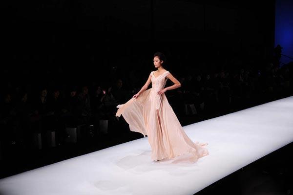 Chinese designer Zhang Jingjing's haute couture designs. (Xinhua)
