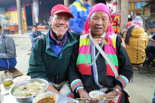 Edward Grumbine attends a Lisu family's wedding in Yingjiang county in Dehong Jingpo and Dai autonomous prefecture. Provided to China Daily