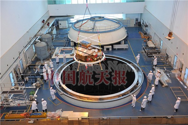 China is scheduled to launch Chang'e-3 lunar probe in early December, a spokesman with State Administration of Science, Technology and Industry for National Defence said Tuesday. Chang'e-3, encompassing a lander and a moon rover, will mark the first time for a Chinese spacecraft to soft-land on the surface of an extraterrestrial body.[File photo: China Space News]