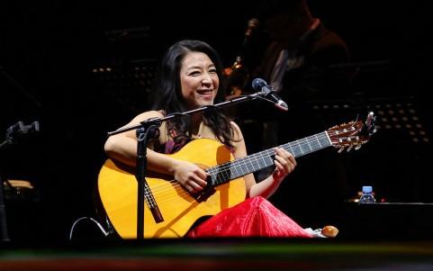 For many music fans in China, it was Lisa Ono who first introduced them to the beauty of Bossa Nova. 
