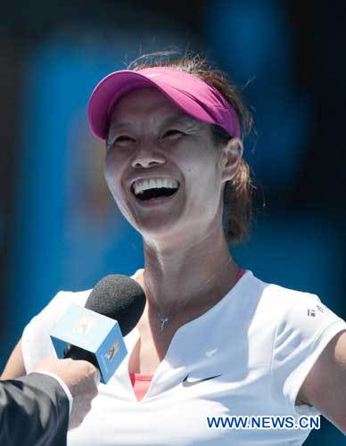 Li Na of China speaks during an interview after winning her women's singles firstround match against Ana Konjuh of Croatia in Melbourne, Jan 13, 2014. Li Na won 2-0. (Xinhua/Bai Xue)