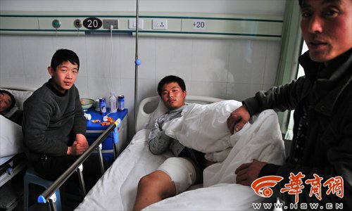 The 18-year-old victim of the attack recovers in a local hospital on January 15 for a bite on the right thigh. Photo: hsw.cn