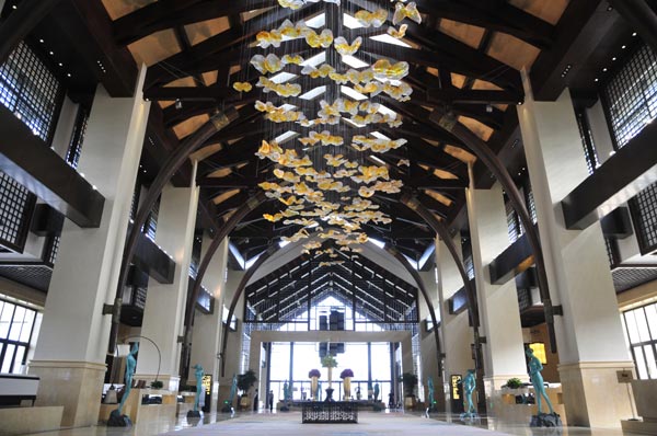 The foyer of the InterContinental Kunming Hotel.