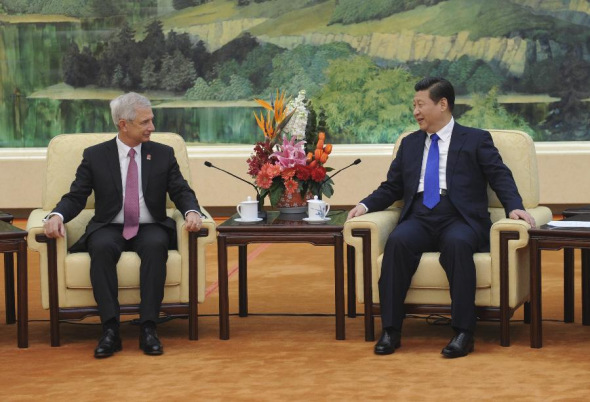 Chinese President Xi Jinping (R) meets with President of the French National Assembly Claude Bartolone in Beijing, capital of China, Jan 23, 2014.(Xinhua/Zhang Duo)