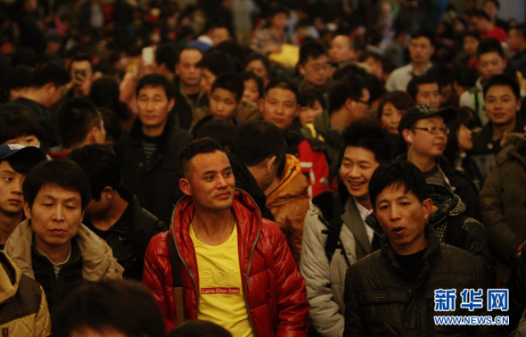 The number of Chinese passengers is expected to top 100 million a day during the next few days as the weeklong Spring Festival holiday approaches, according to the Ministry of Transport. (Photo source: Xinhuanet.com)