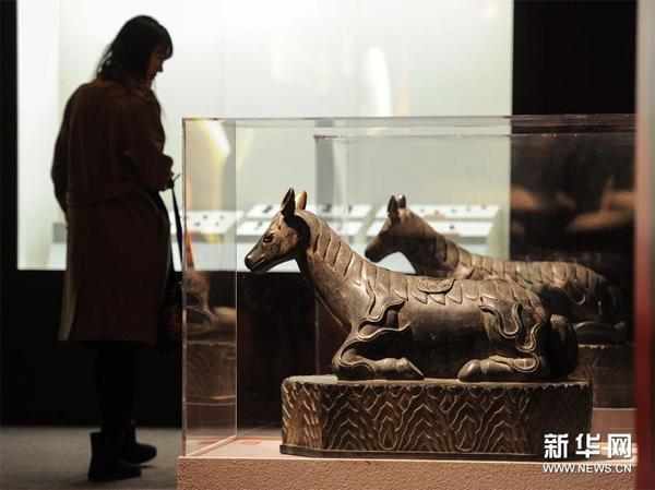 Beijing Capital Museum is holding a horse-themed exhibition in honor of the coming new year.