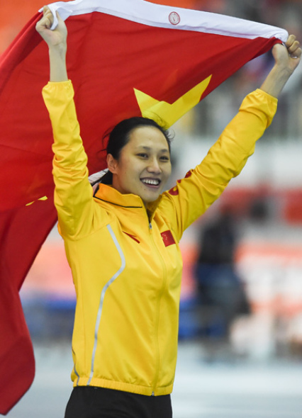 Zhang Hong claims China's first ever Olympic speed skating title on Thursday, winning the women's 1,000m with a large margin.(Xinhua Photo)