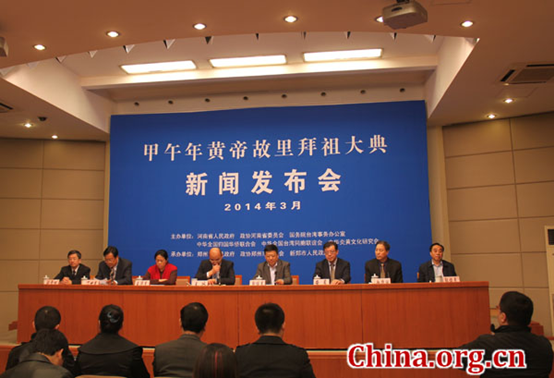 Ding Shixian, head of the Zhengzhou Municipal Committee Publicity Department speaks at a news briefing in Beijing on March 20, 2014. [China.org.cn/Zhang Tingting]