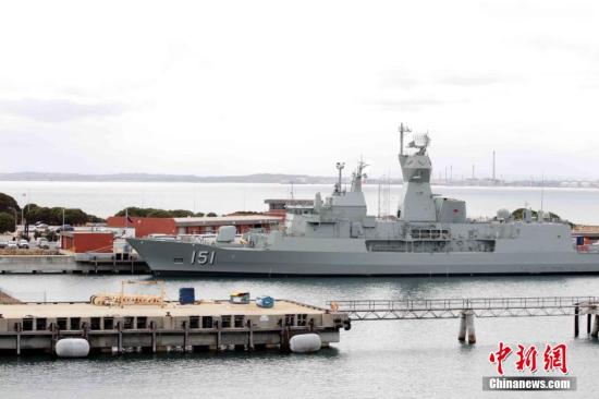 Ships convene in waters west of Australia's Perth on Sunday to coordinate their search for missing Malaysia Airlines Flight MH370. (CNS Photo: Hong Shaokui)