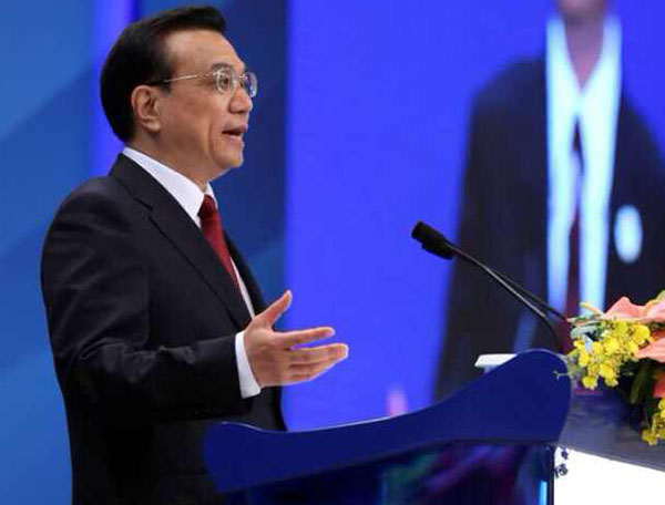 Premier Li Keqiang delivers a keynote speech at the oepning ceremony of Boao Forum Asia.[Photo by Wu Zhiyi/chinadaily.com.cn]