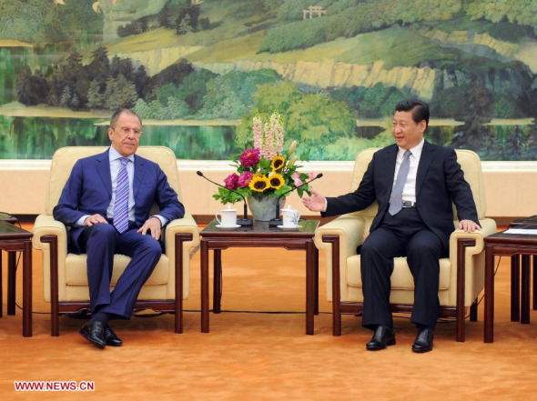 Chinese President Xi Jinping (R) meets with Russian Foreign Minister Sergey Lavrov in Beijing, capital of China, April 15, 2014. (Xinhua/Zhang Duo)