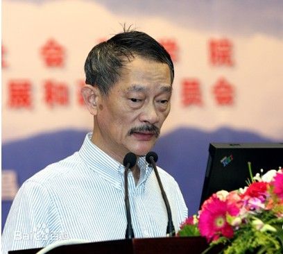 Since 2002, he has worked as part-time director of the CAS Institute of Remote Sensing Applications. He is also the incumbent vice-president of environmental resources and director of Beijing Normal University's Remote Sensing and Geographic Information Systems Research Center. 