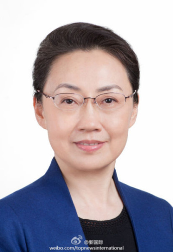 Cheng Hong, Premier Li's wife, has had a more than 30-year career as a well-liked English professor at Capital University of Economics and Business in Beijing. [photo / Xinhua]