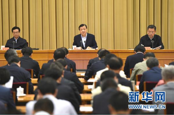Liu Yunshan, addresses a meeting Tuesday on the ongoing mass-line campaign to make the government more accessible to the public. [Photo /Xinhua]
