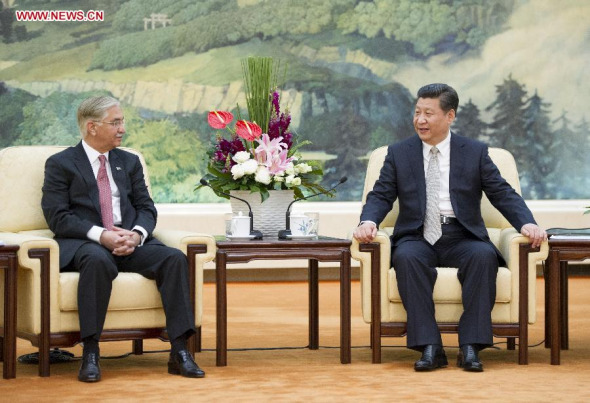 Chinese President Xi Jinping (R) meets with Chairman of Pakistan's Senate Nayyar Hussain Bukhari in Beijing, capital of China, May 14, 2014. (Xinhua/Huang Jingwen)