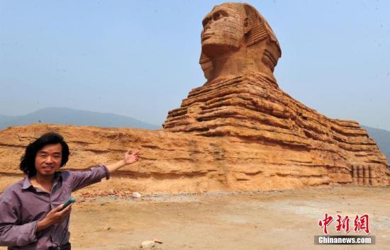 Photo taken on May 21 shows a replica of Egypt's Sphinx in north China's Hebei province.  [Photo / Chinanews.com]