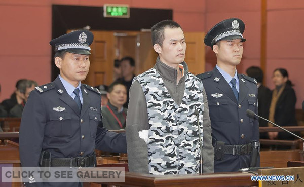 Photo taken on Nov. 27, 2013 shows the scene of the trial of Lin Senhao, whose alleged murder of Huang Yang in April prompted national outcry, at the Shanghai No. 2 Intermediate People's Court in Shanghai, east China. [xinhua]