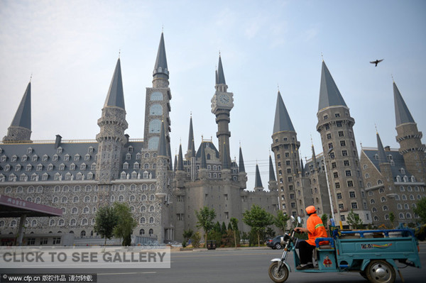 Photo taken on May 24, 2014 shows a college building in Shijiazhuang, Hebei province which resembles Hogwarts, the magical school in the hit Harry Porter films.