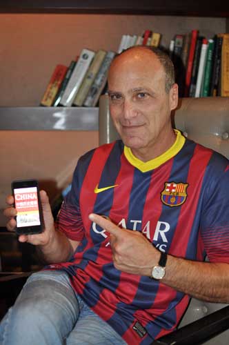 Steve Temkin, aka Laszlo Montgomery, launched his China History Podcast four years ago, which is now downloaded 1.5 million times a year. Liu Xiangrui / China Daily