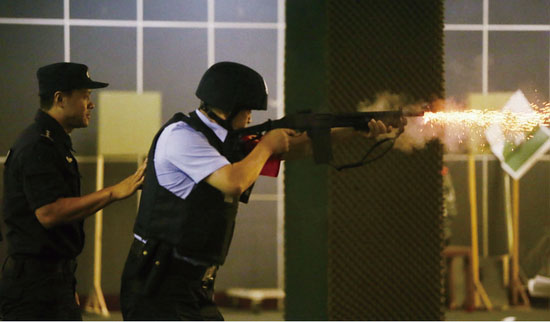 Trainees are asked to complete precise shooting both while still and in motion. (Photo: People's Daily Online)
