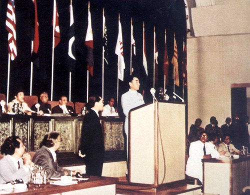 DEMONSTRATING PEACE: Chinese Premier Zhou Enlai expounds on the Five Principles of Peaceful Coexistence during the Bandung Conference in April 1955 in Indonesia (CNSPHOTO)