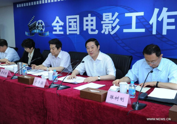 Liu Qibao (2nd R), a member of the Political Bureau of the Communist Party of China (CPC) Central Committee and the Secretariat of the CPC Central Committee, attends a national symposium on works related to the film industry in Beijing, capital of China, July 8, 2014. (Xinhua/Zhang Duo) 