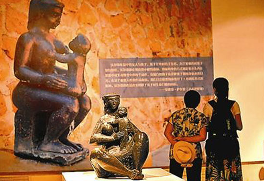 100 works by French sculptor Volti have arrived at Beijing's World Art Museum.