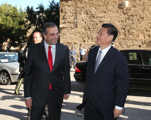 Chinese President Xi Jinping (R) meets with Greek Prime Minister Antonis Samaras on the Rhodes Island in Greece, July 13, 2014. (Xinhua/Lan Hongguang)