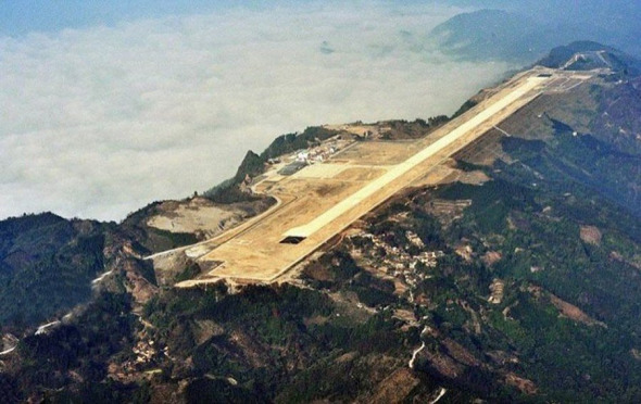 Photo taken on July 10 shows the Hechi Airport, which is 37 kilometers far away from the center of Hechi, a city in south China's Guangxi Zhuang Autonomous Region. [Photo: taihainet.com]