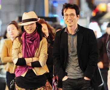 Tang and Kim met on the set of his romance drama Late Autumn in 2010.