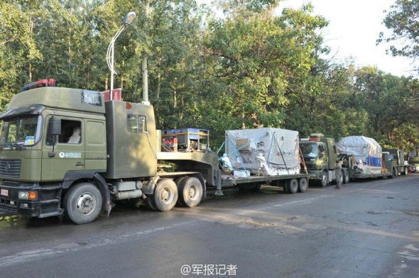 The test lunar lander for China's Chang'e-5 is on its way from Beijing to Xichang, southwest China's Sichuan Province on Aug 10, 2014. The tester is expected to launch before the end of this year as a rehearsal for the upcoming Chang'e-5 mission. [Photo: weibo.com]