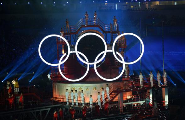 Olympic rings are seen during the opening ceremony of Nanjing 2014 Youth Olympic Games in Nanjing, capital of east Chinas Jiangsu Province, Aug. 16, 2014. (Xinhua/Ma Zhancheng)