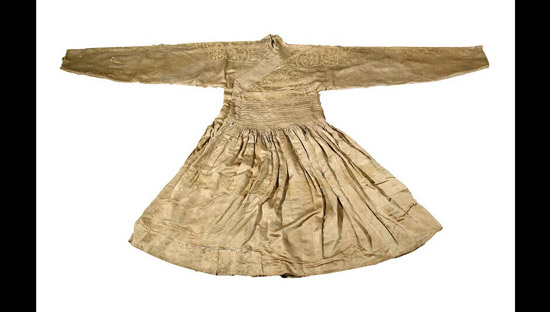 Ming prince's 'dragon robe', silk (c.1389), excavated from the tomb of Zhu Tan (1370-89)