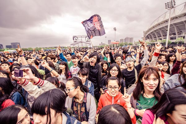 Strawberry Music Festival, held by China's independent label Modern Sky, has attracted more than 250,000 fans in Beijing and Shanghai this year. Li Lewei / China Daily