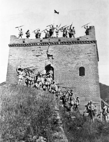 CHEERING THE VICTORY: Soldiers of the Eighth Route Army led by the Communist Party of China celebrate their victory over the Japanese army in Laiyuan, Hebei province, during the Hundred Regiment Campaign in 1940 (XINHUA)