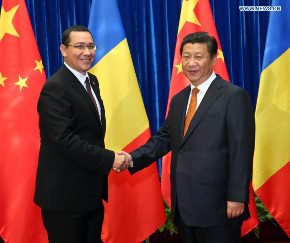 Chinese President Xi Jinping (R) meets with Romanian Prime Minister Victor-Viorel Ponta in Beijing, China, Sept. 2, 2014. (Xinhua/Liu Weibing)