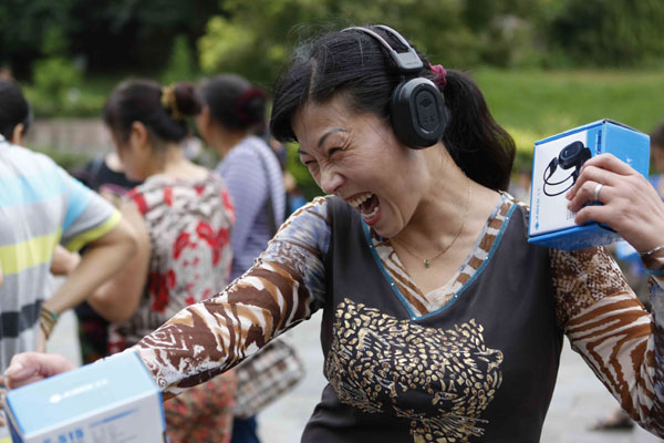 Public dancing is a consequence of China's rapidly aging society, observers say. Although the dancers have emphasized the positive aspects of the pastime, the amplified music they use has led to tensions with neighbors who say they are constantly being subjected to unwanted noise pollution and have taken steps to eradicate it.[Photo provided to China Daily]