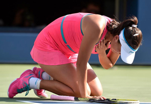 Peng Shuai was forced to withdraw from her match against Caroline Wozniacki in the US Open semifinal because of cramps and heatstroke last week. [Photo: chinanews.com]