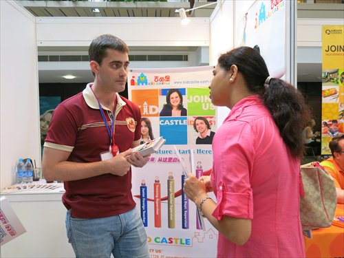Foreign job-seekers discuss work opportunities at the 4th Expat Job Fair Saturday. Photos: Du Qiongfang/GT