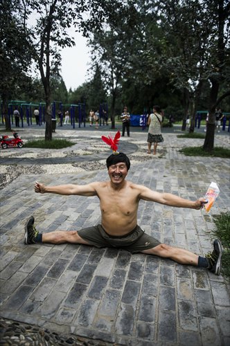 Ma Ning belongs to a community of seniors who each day frequent the Temple of Heaven Park to keep in shape as they enter their twilight years. Photo: Li Hao /GT