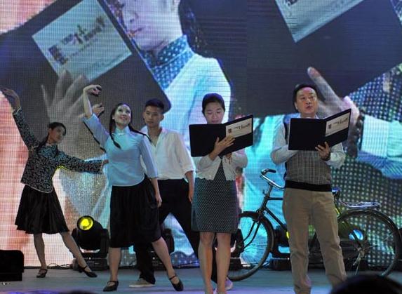 Poetry fans attend a reading event in Qingyuan, Guangdong province, in 2013. Photo provided to China Daily