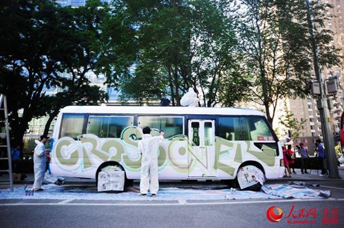 Artists are painting buses to add vibrancy and creativity to the busy central business district.