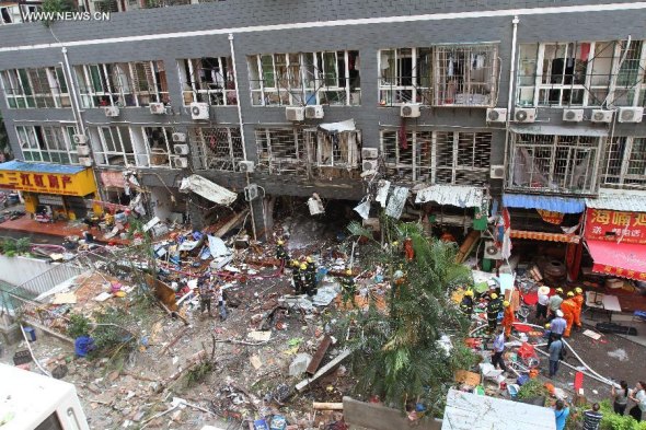 Photo taken on Sept 19, 2014 shows the site of gas explosion in Xiamen, southeast China's Fujian Province. The blast happened in a restaurant at 11:24 a.m. Friday on Jiahe Road in Xiamen. A total of 30 casualties have been reported including 4 deaths and 10 in critical condition.  (Xinhua)
