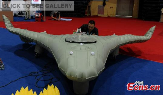 An inflatable plane is displayed at the 2014 Tianjin International UAV and Model Exhibition. (Photo: China News Service)